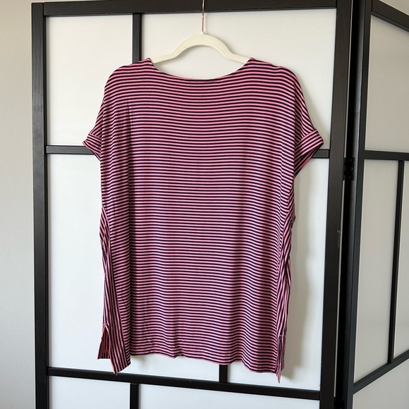 [L] Tommy Bahama Pink & Purple Striped V Neck Short Sleeve Tee Women - Picture 5 of 11